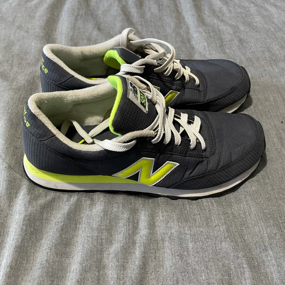 The New Balance Windbreaker 501 men's retro